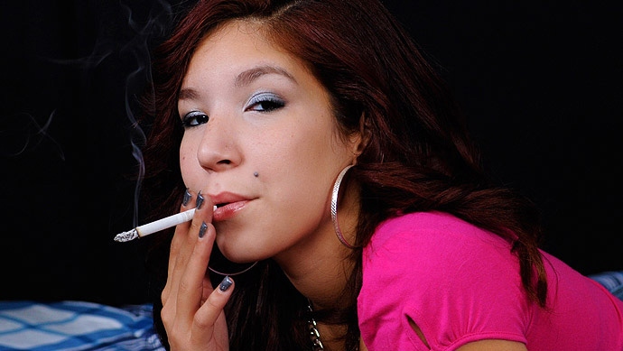 Leah Cortez Blow Smoke When Pumping Cock