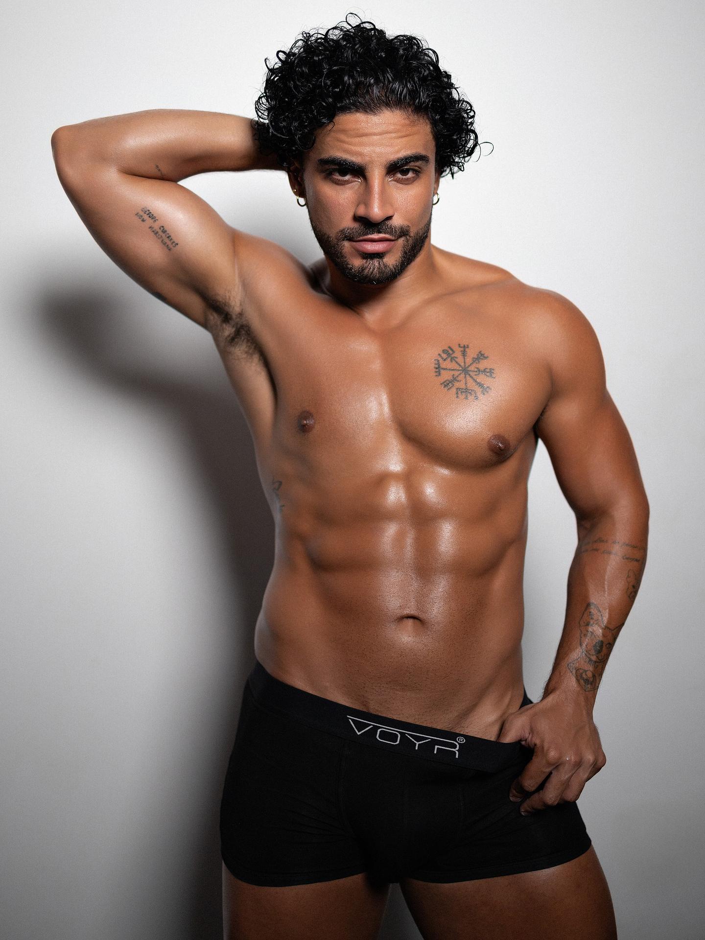 Hiuri Cruz Interracial