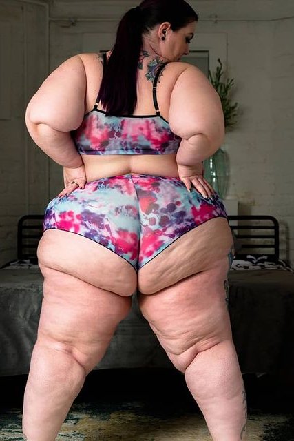 Photo HD Krissy Kurves - 7