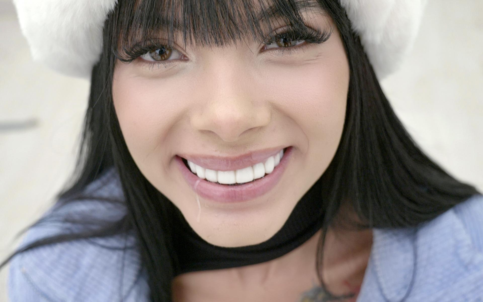 Athenea Rose #2 - Bukkake - Behind The Scenes - Goodbye Cumshot