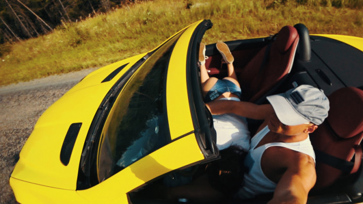 PUBLIC BLOWJOB IN YELLOW CABRIOLET. MIA