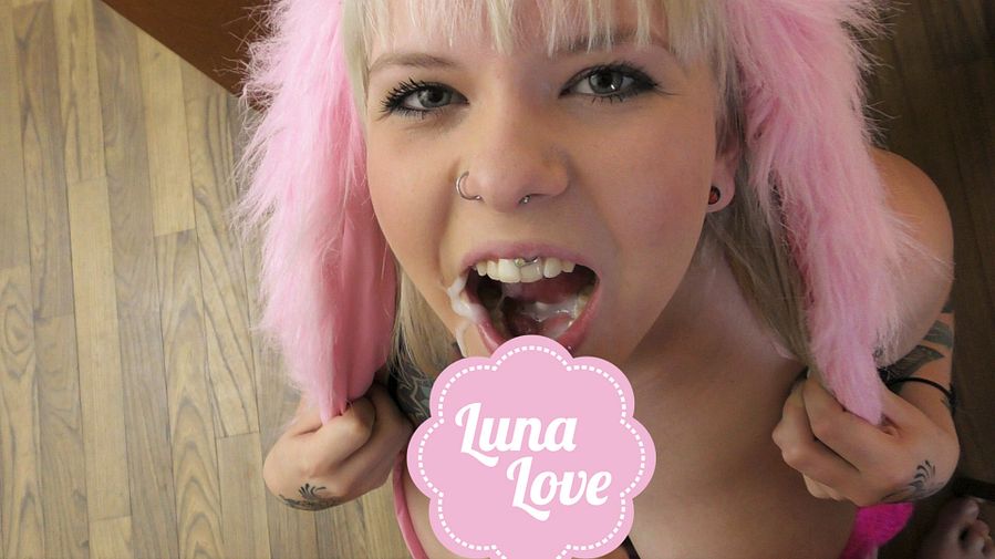 Halloween!!! Monster luna erfickt sich das spermabonbon!!!
