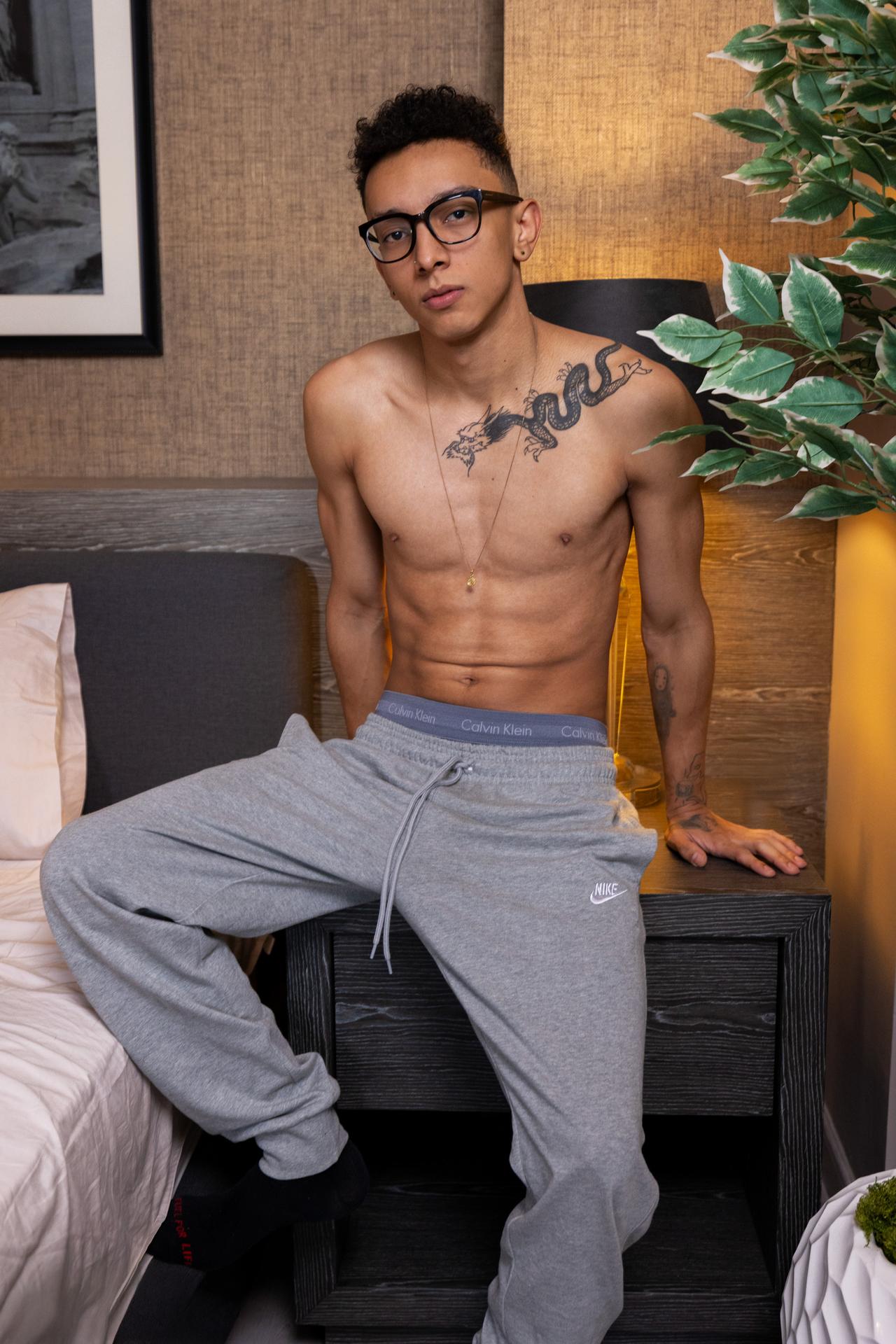 Kevin Florez Guys In Sweatpants