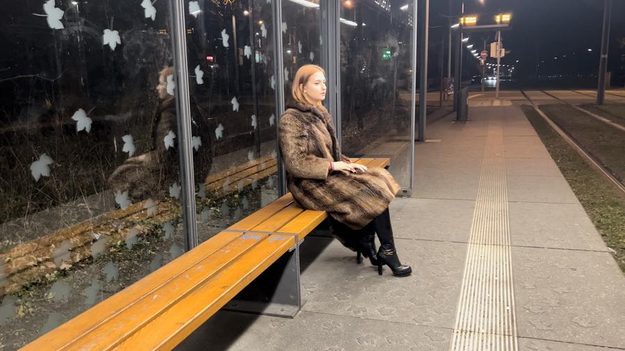 I have to go urgently and there is no toilet nearby