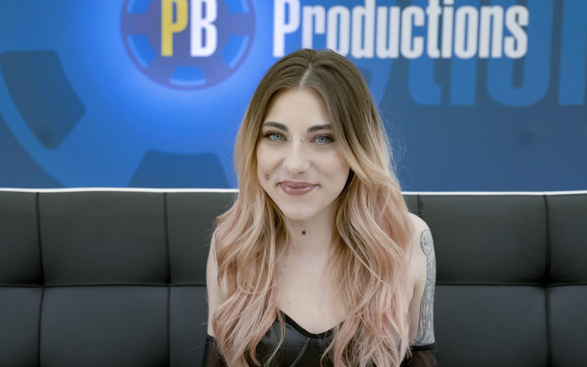 Dalila Dark #2 - Interview before Bukkake