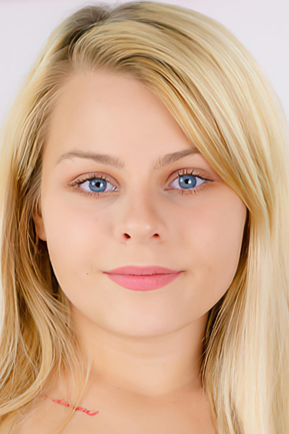 Skylar Valentine Hussie Pass