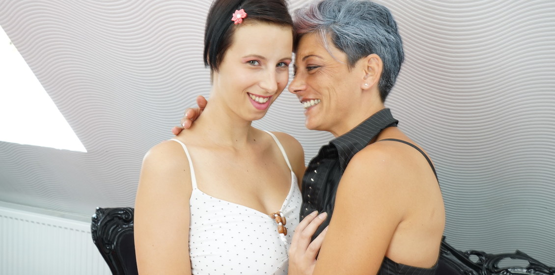 Old and young lesbian licking eachothers pussy and ass