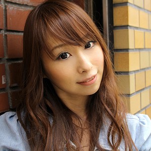 Moe Yumesaki Fessée