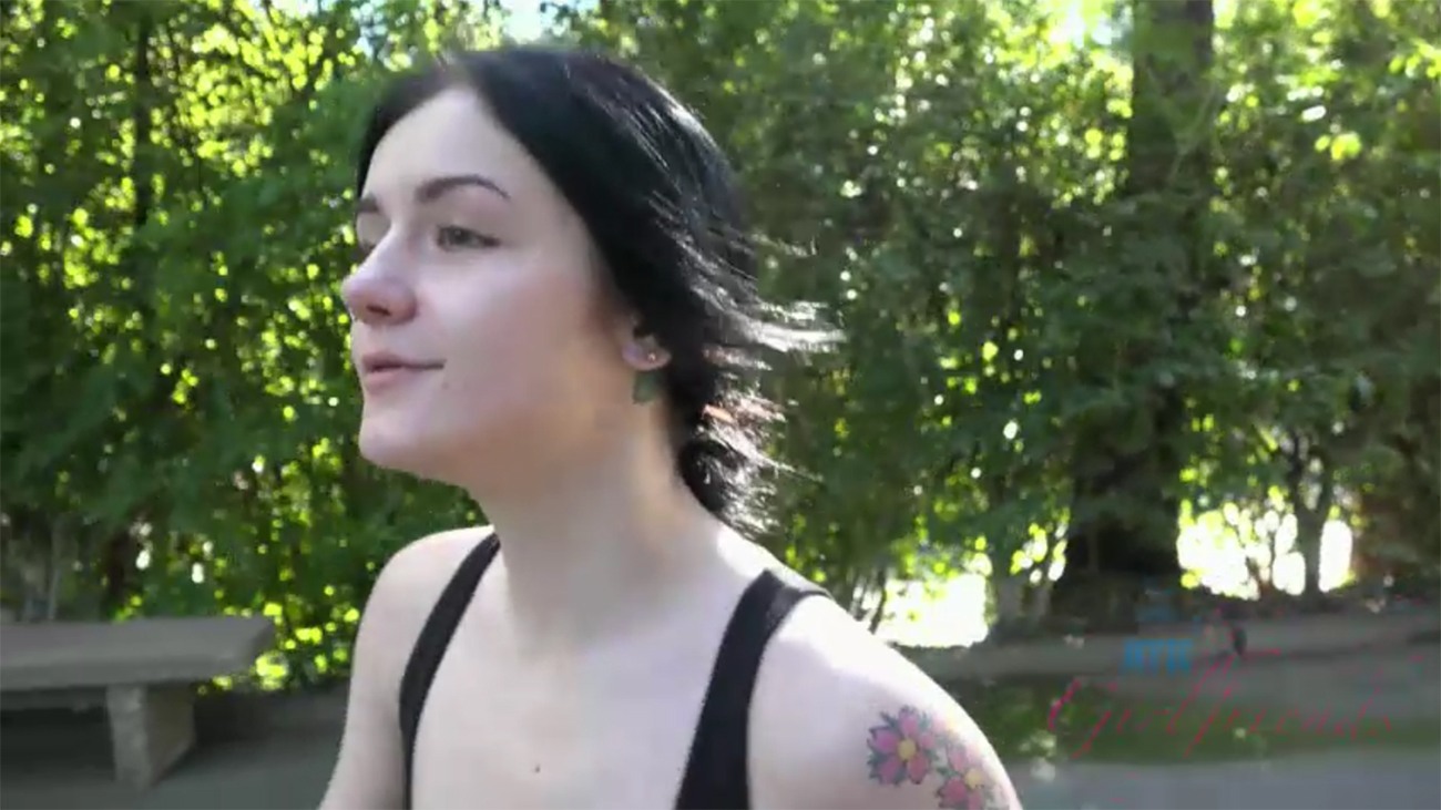 You take Rosalyn to the zoo!