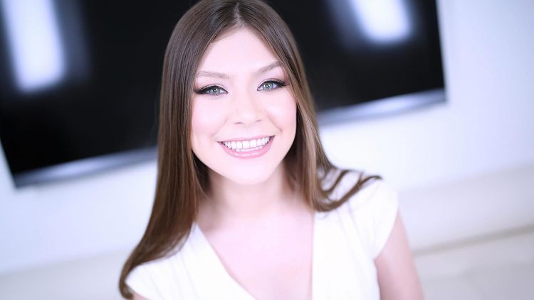 Amateur Allure Presents Winter Jade Giving a Blowjob, Fucking and Swallowing