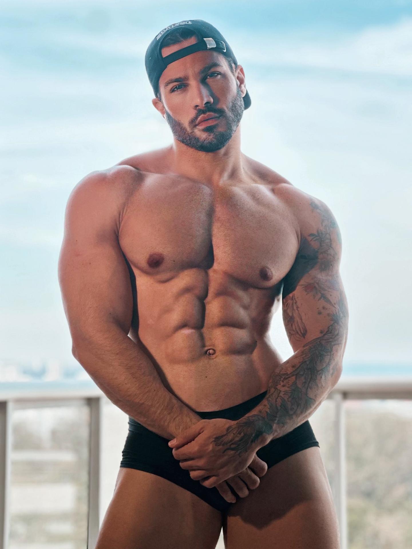 Jace Toned Anulingus