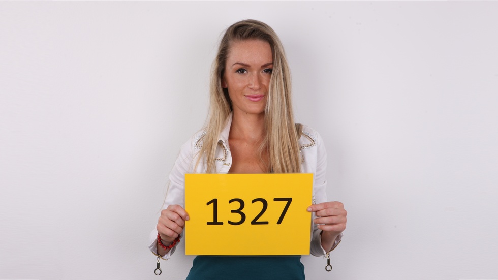 Lenka (1327)