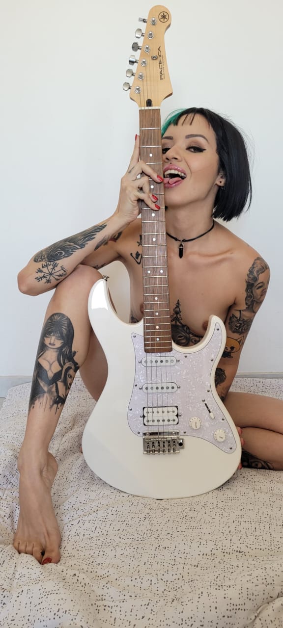 Queen Kimi Anulingus