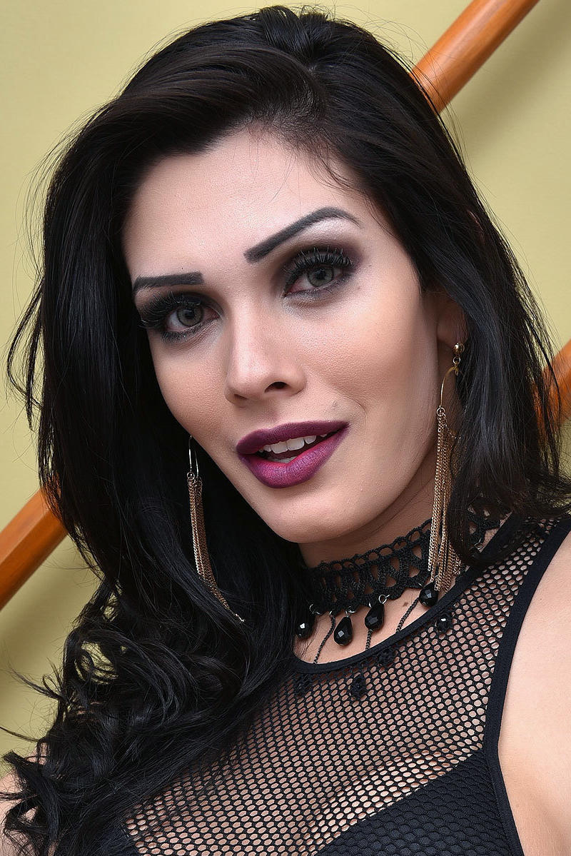 Grazi Cinturinha Masturbation