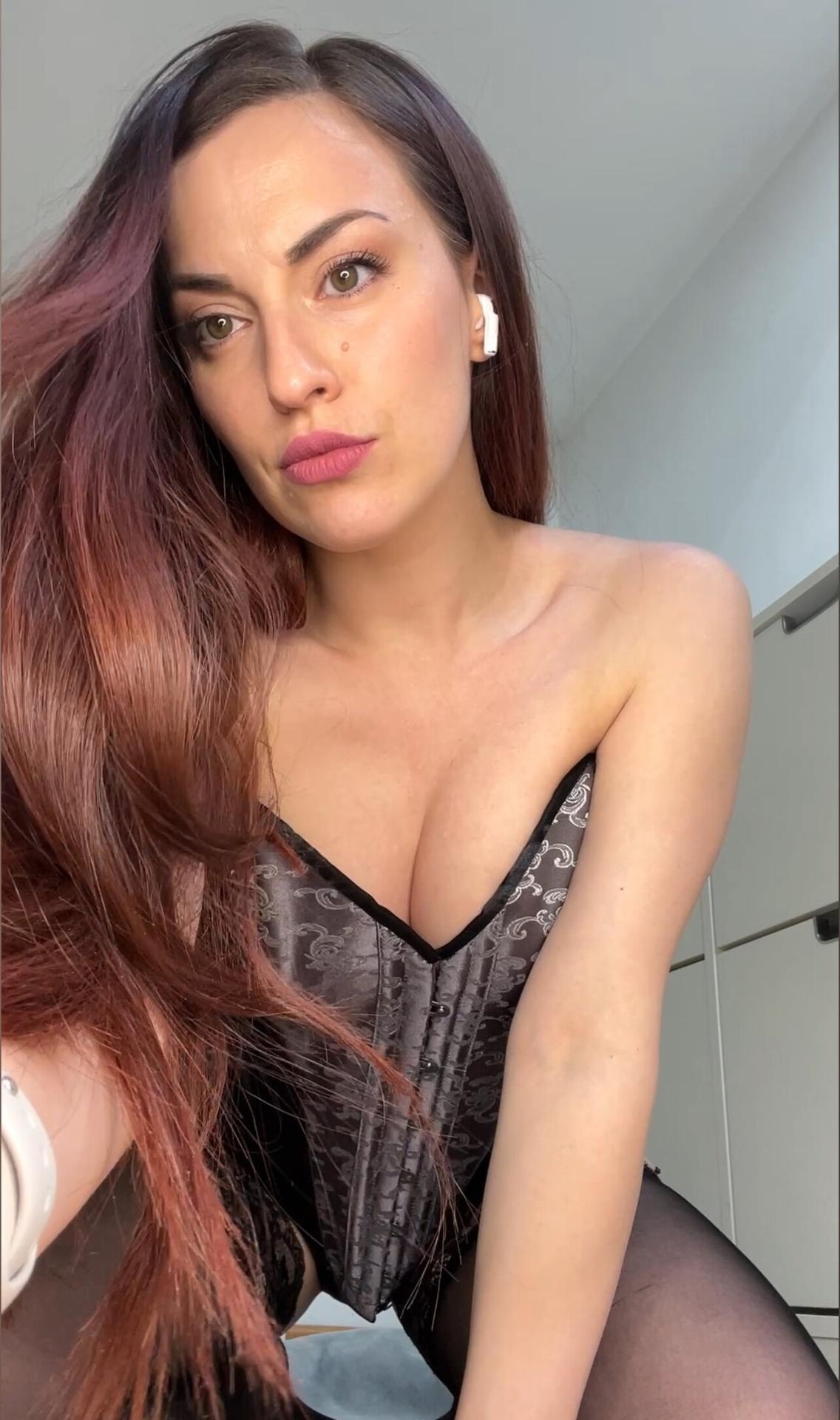 Carolina Iena Domination