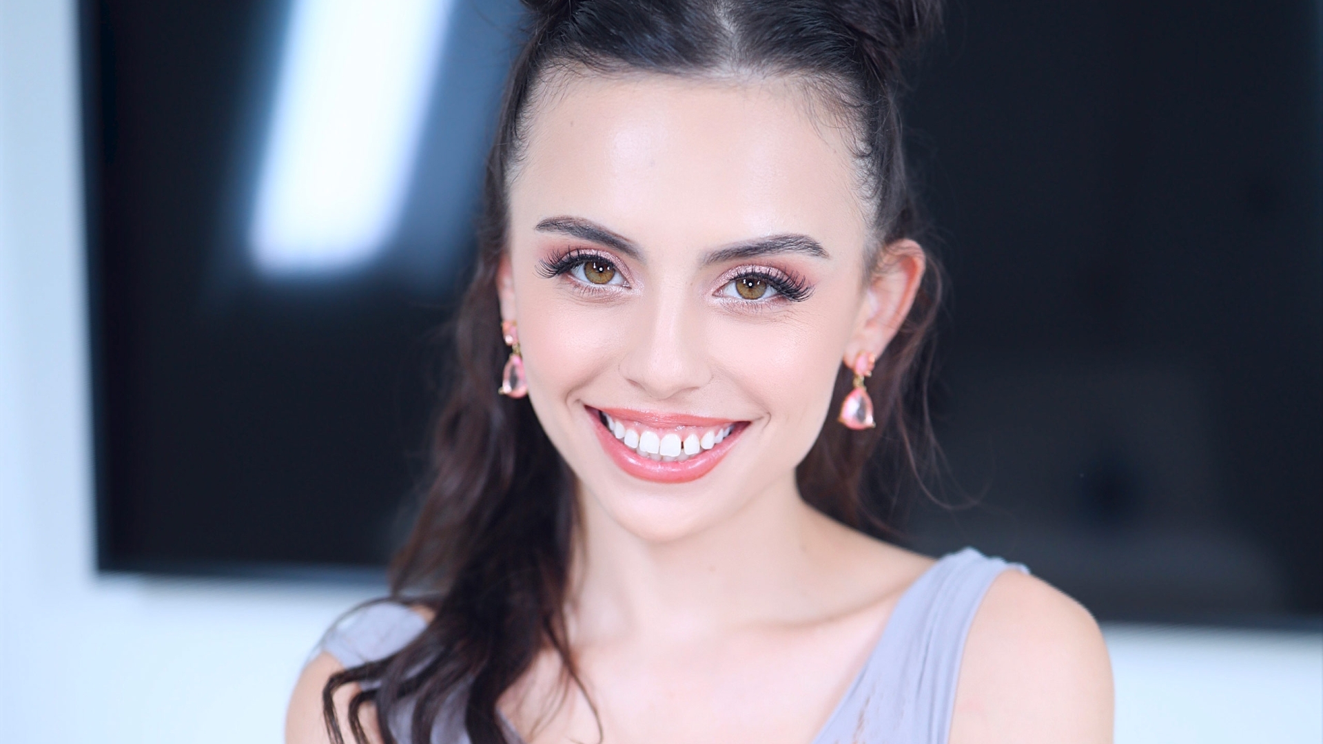 Amateur Allure Introduces Angel Windell, Cute English Tutor Explores Her Wild Side