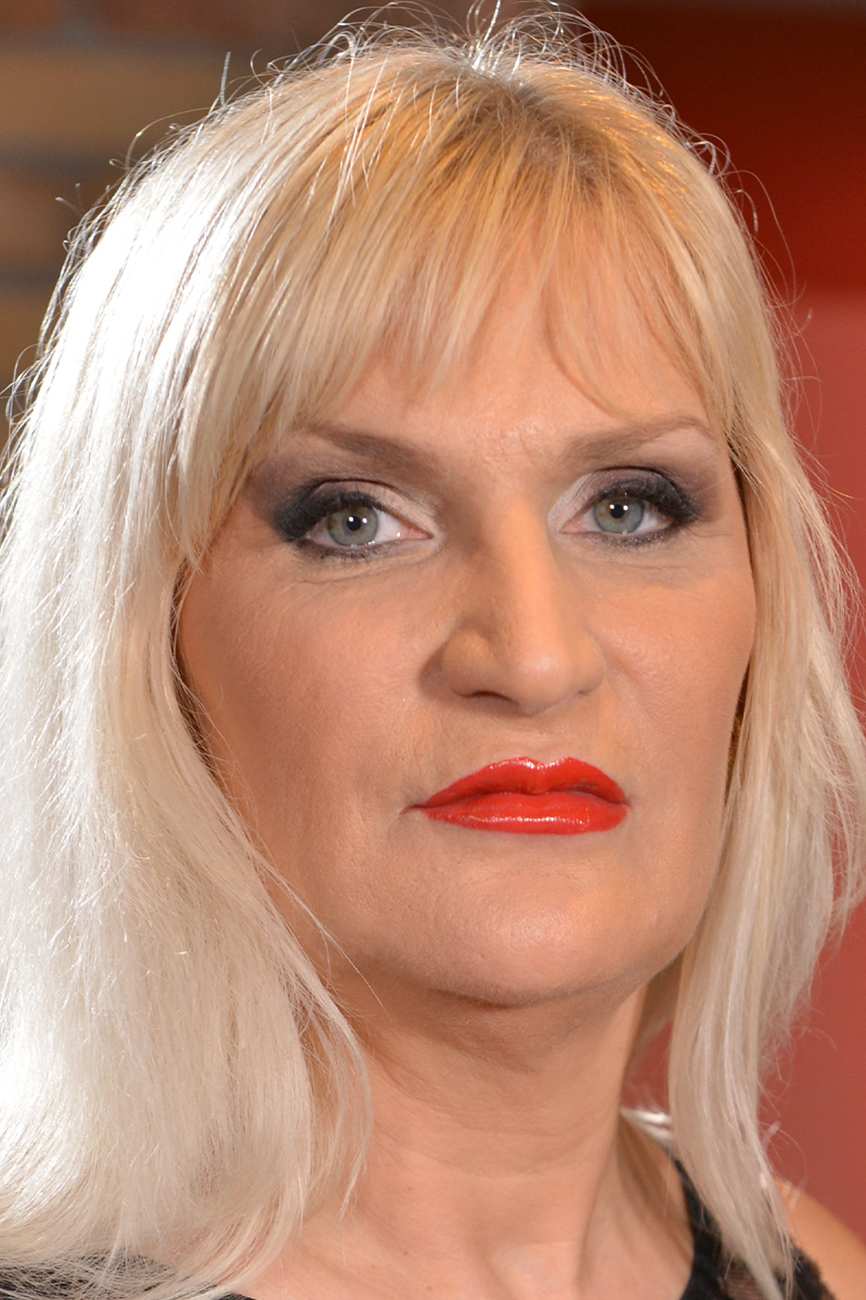 Anna Valentina Facial