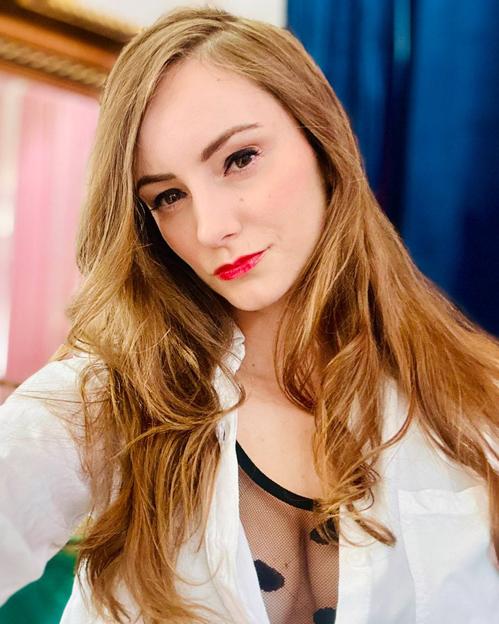 Vikki Lynn