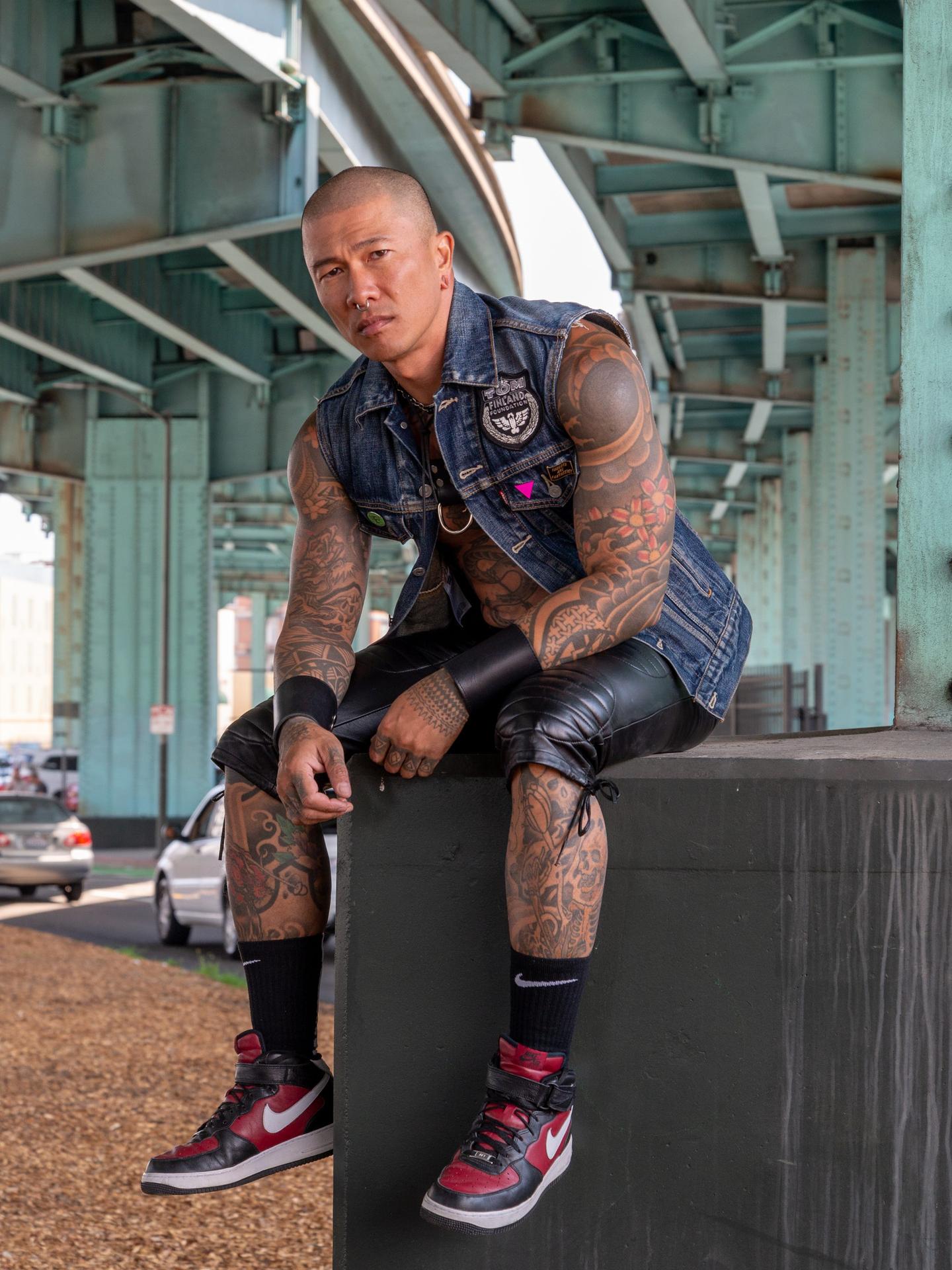 Damian Dragon Anulingus