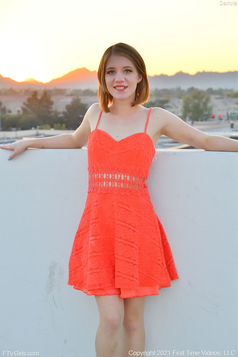 Photo HD Dakota Burns - 4