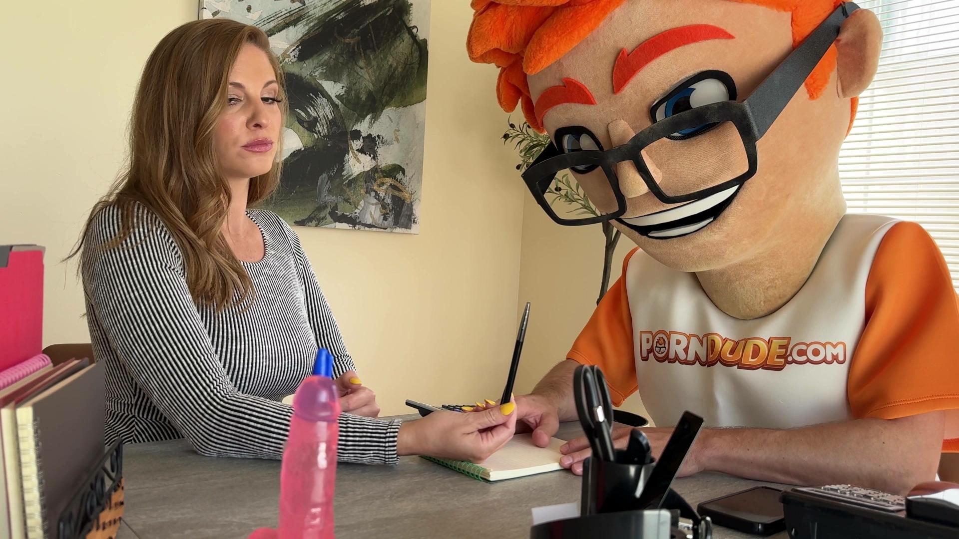 Annie King Aces Her Job Interview with Porn Dude