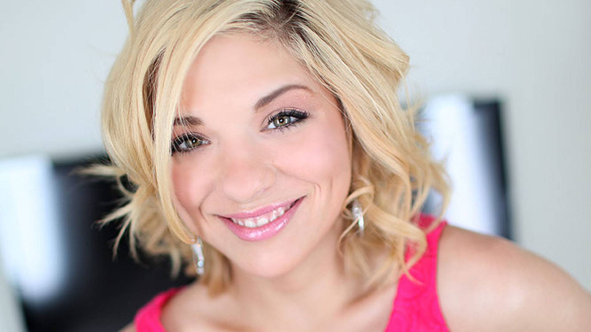 Lia Lor Pretty Southern Blonde with Hot Mouth and Tight Pussy!