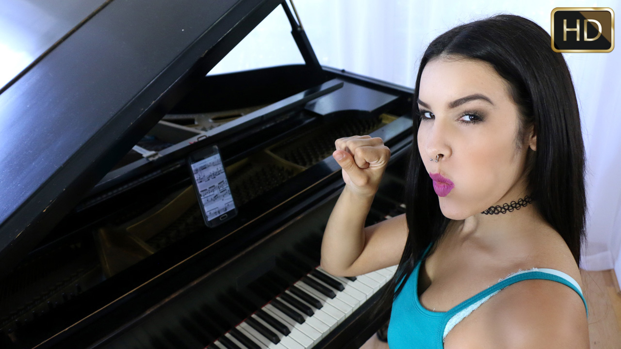 Tune My Pussy Like A Piano