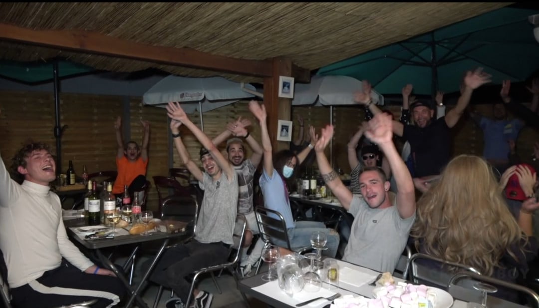 Straight guy gets fucked in a restaurant in Bordeaux in front of everyone