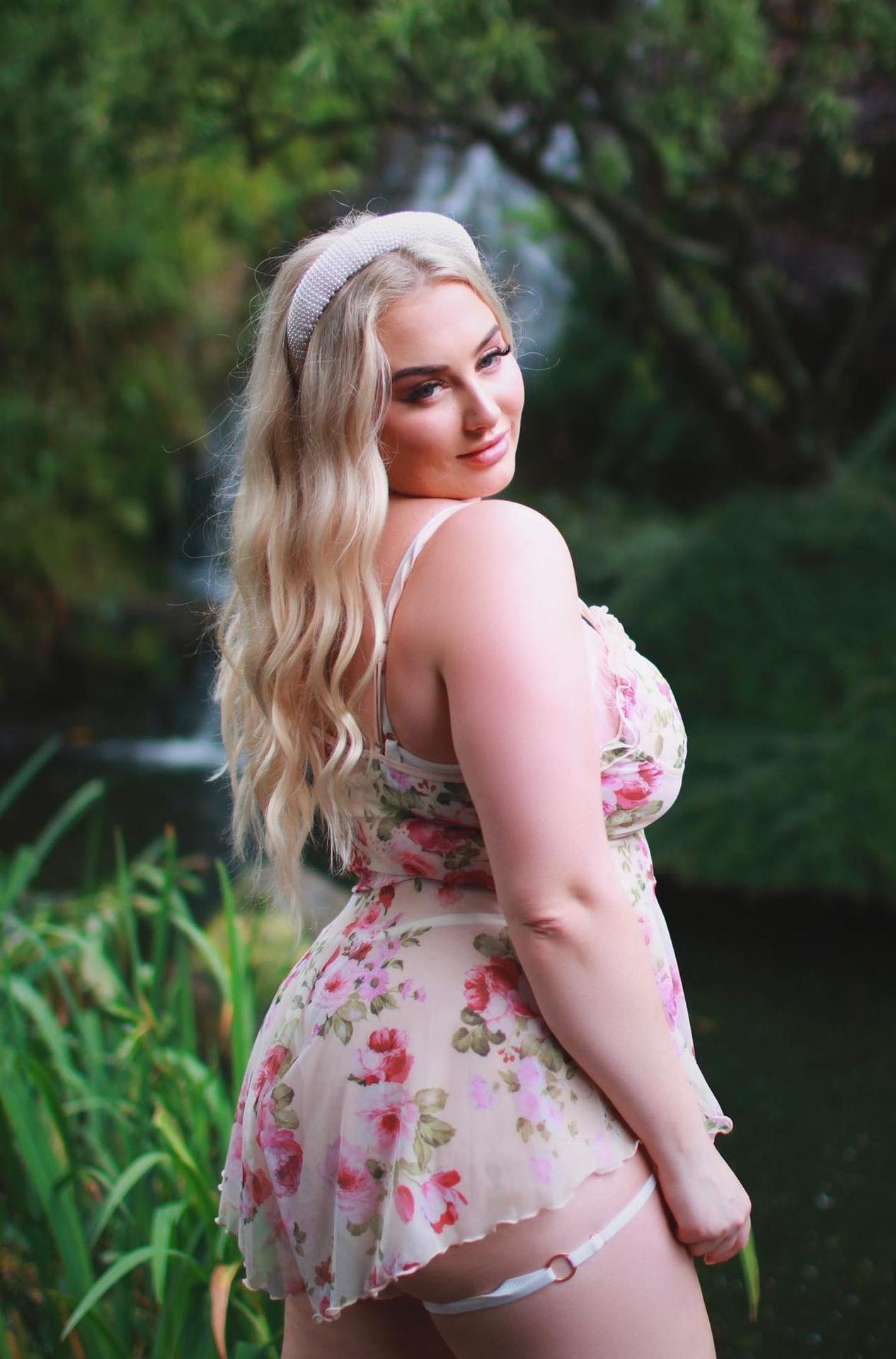 Photo HD Lucy Adler - 2