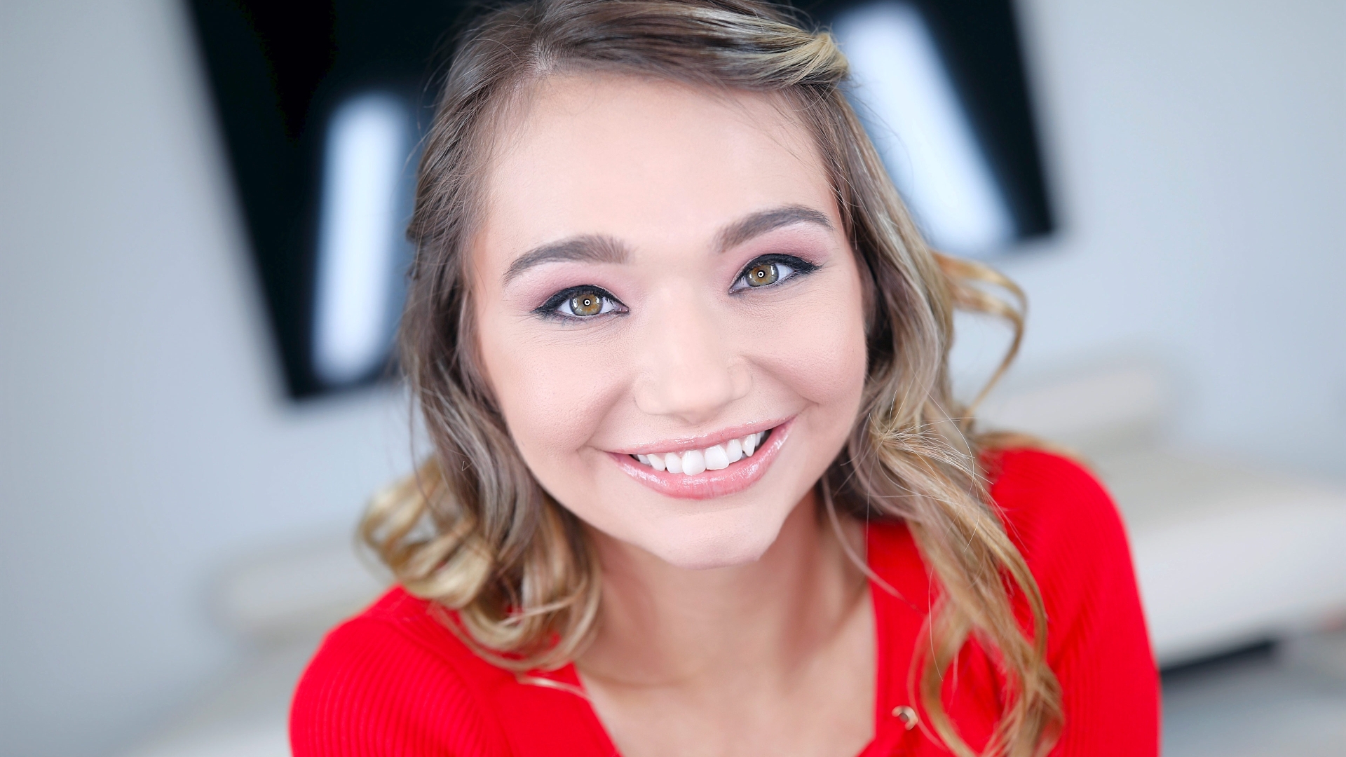 Amateur Allure Introduces Mia Kay Giving a Blowjob, Getting Fucked and Swallowing a Hot Load