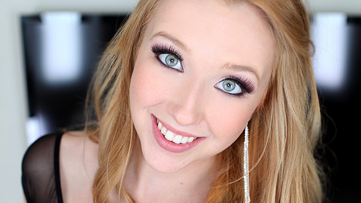 Samantha Rone, Sexy Teen Breaks Her Cherry! Sucking, Fucking and Swallowing CUM in Her First Video!