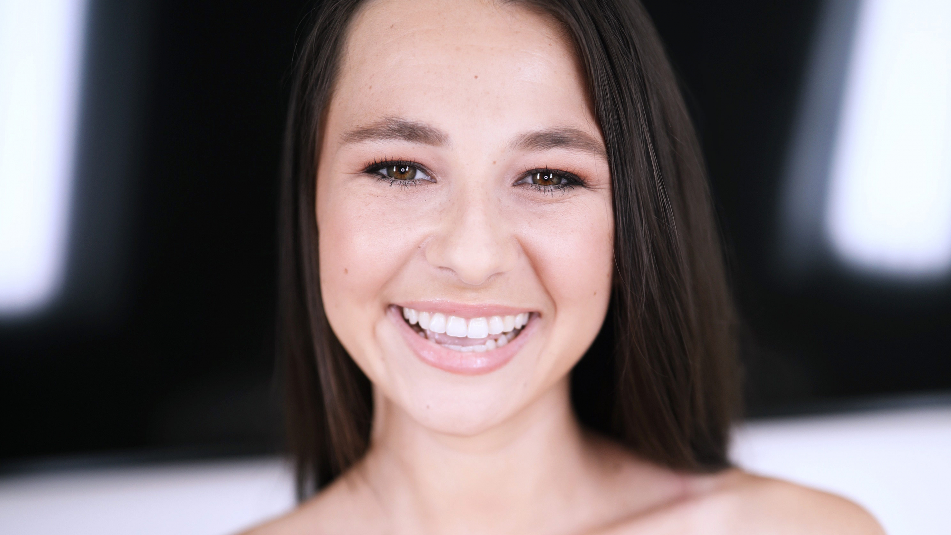 Amateur Allure Introduces Liz Jordan to Suck, Fuck and Eat a Mouthful of Sperm