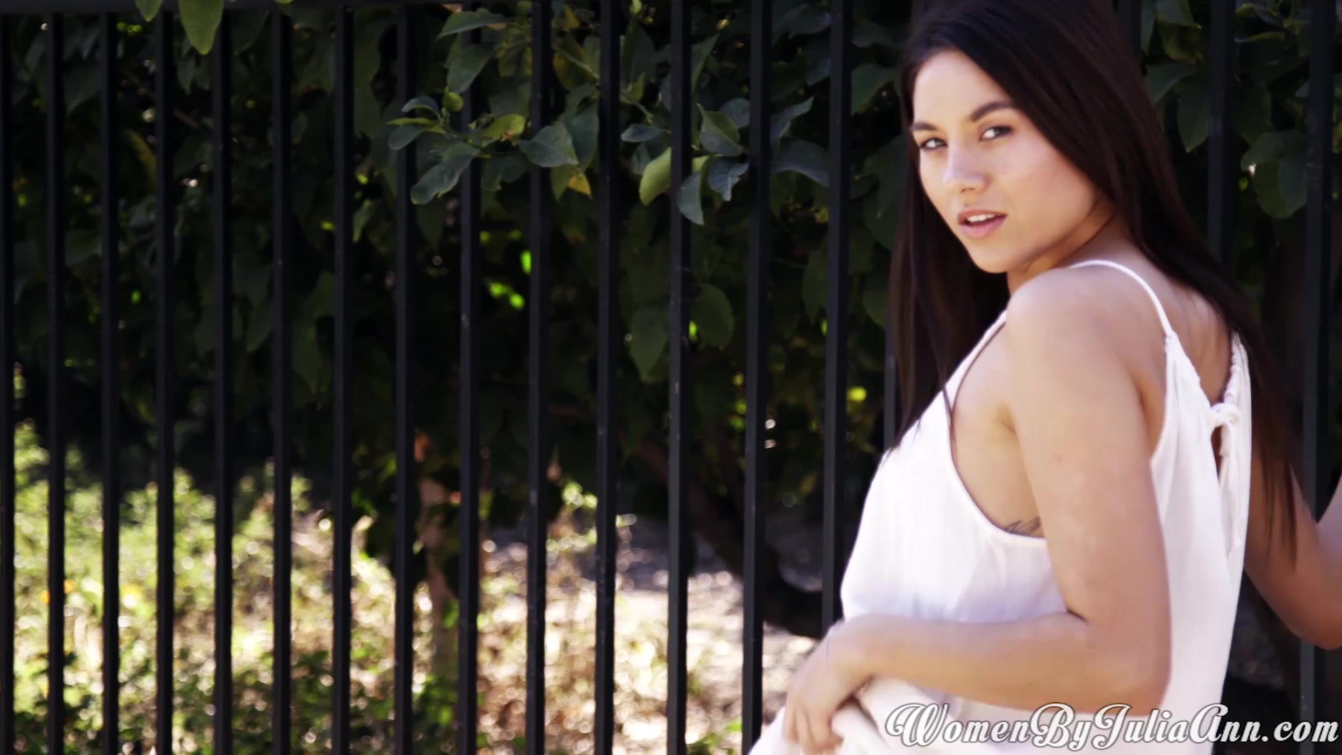 Shyla Jennings Striptease