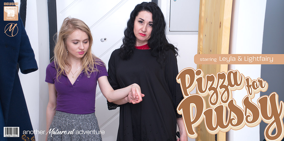 Hot mom wants pizza and pussy from her younger lesbian lover