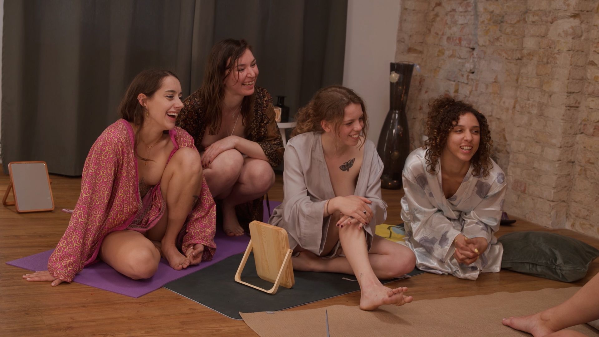 Yoni Gazing Workshop: Action 1
