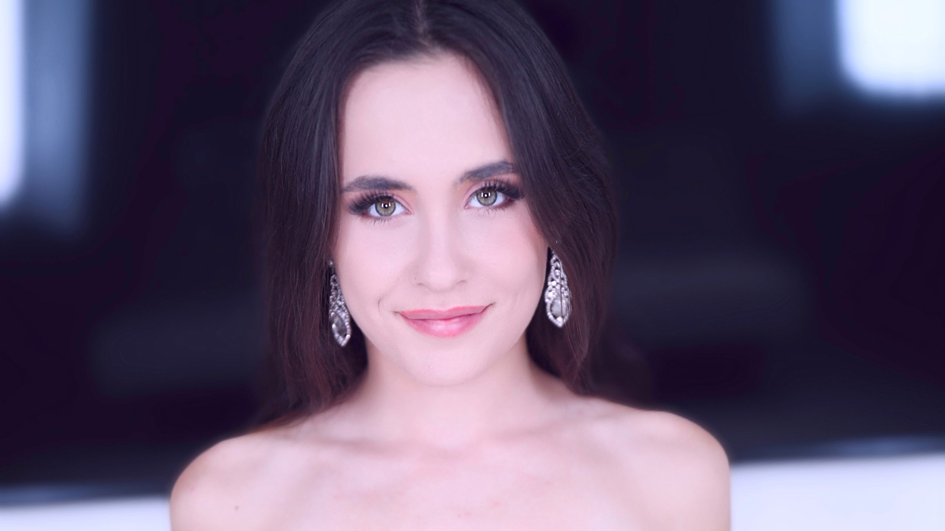 Amateur Allure Presents Daisy Phoenix in Her First POV Audition