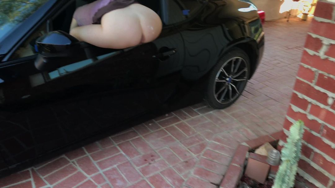 Angry blonde fucked on car by boyfriend while breaking up