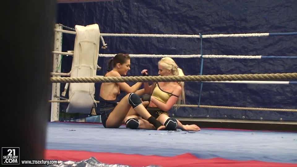 NudeFightClub backstage with Aspen and Blond Cat