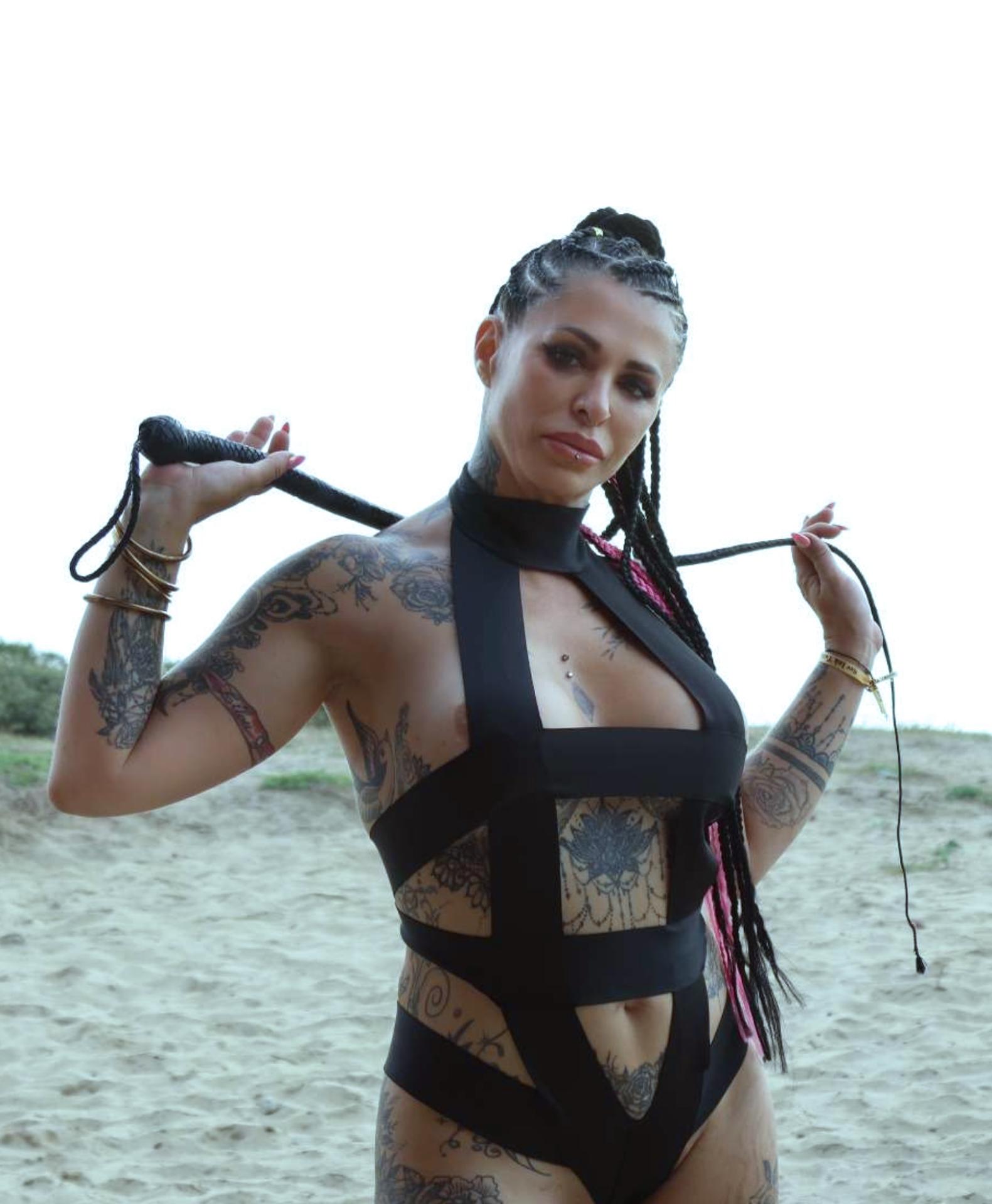 Alicia Dark Domination