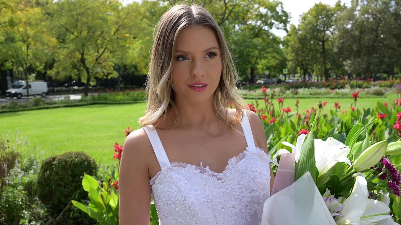 Bride To Be Rebecca Volpetti Enjoys Anal Fucking From Hung Photographer's Assistant