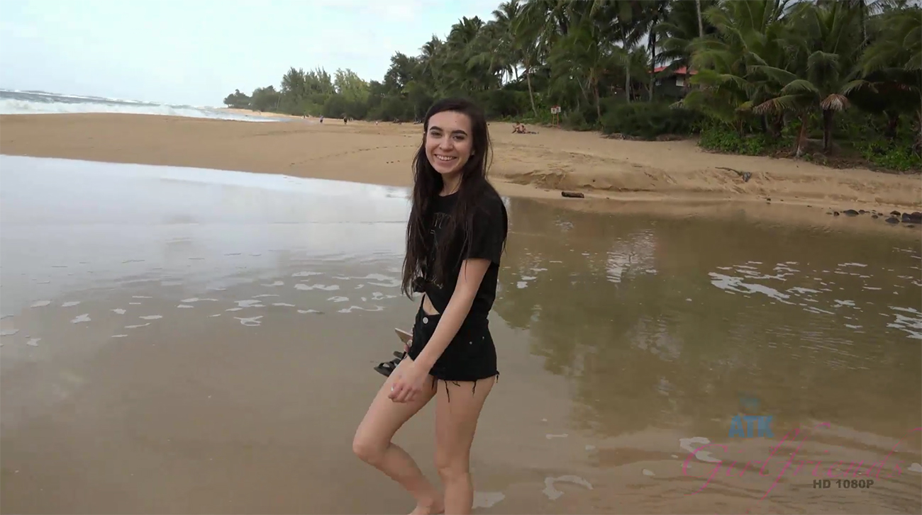 Ariel finds some amazing places in Hawaii, and in your heart.