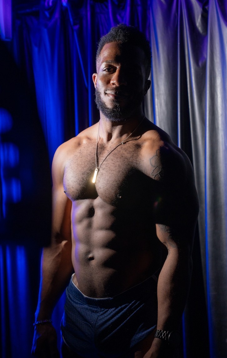 Photo HD Kyle Smiles - 2