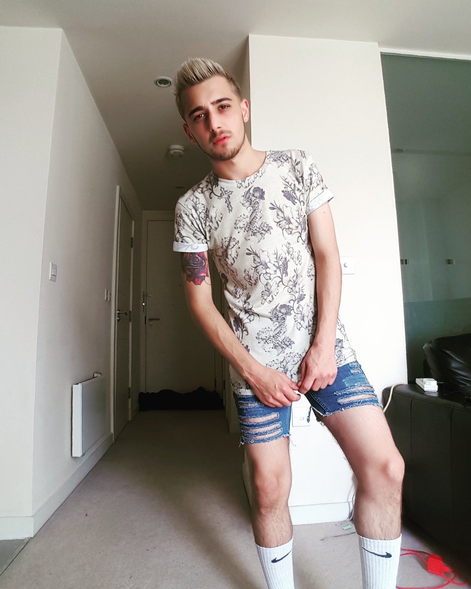 Axel James Hung Young Brit