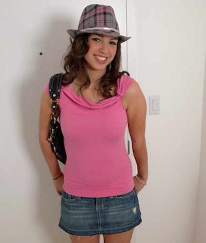 Photo HD Courtney James - 3