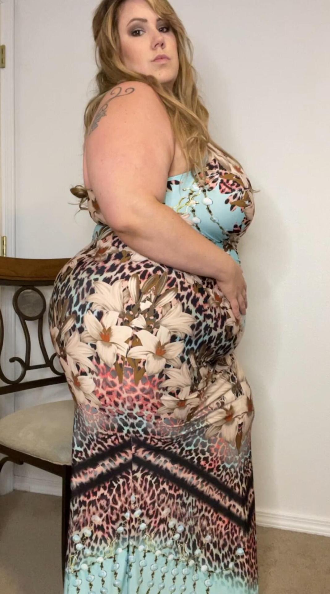 Fat Girl in TIGHT Dresses