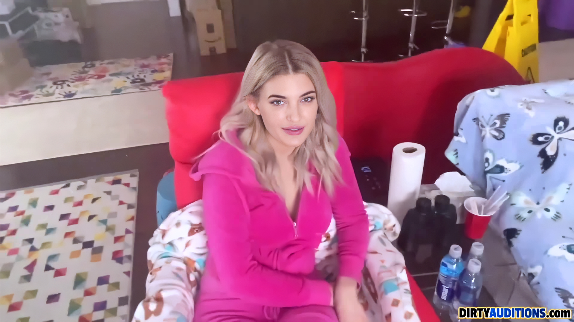Gettin' Comfy in Dixie's Ass
