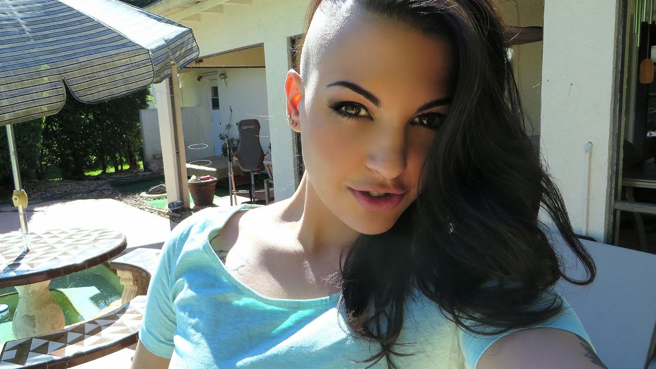 Naughty Girl Loves It Up the Ass