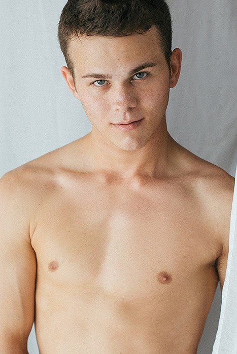 Photo HD Elliott Grey - 1