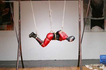 Gwen and the Suspension Stand - Part 2
