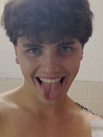 Maxx Little Hung Young Brit